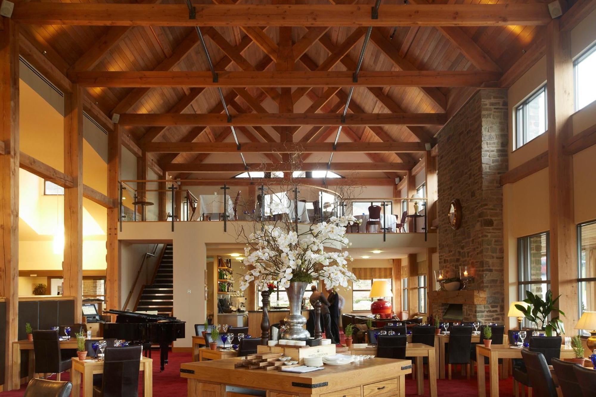 Hunter Lodges By Celtic Manor Newport  Extérieur photo